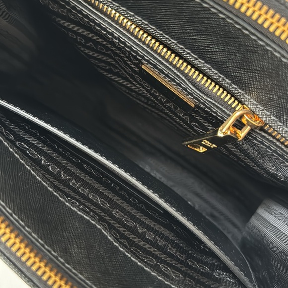 ✨Authentic Prada Saffiano Lux Metropolis/Black Gold Metal/ Excellent Condition - Picture 7 of 16